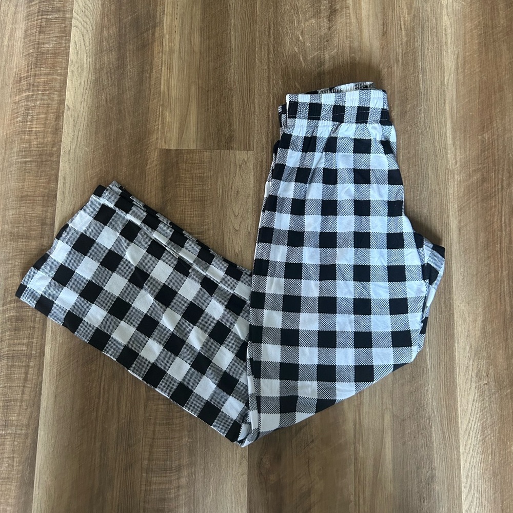 Calvin Klein Women’s Black and White Plaid Pajama Pants